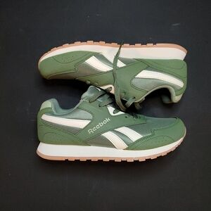 NWOT Reebok Classic Nylon sneakers Men Sz 7 Escape Green/Chalk